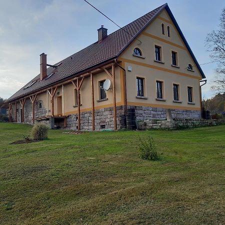 Apartamento U tátovy lípy Jívka Exterior foto