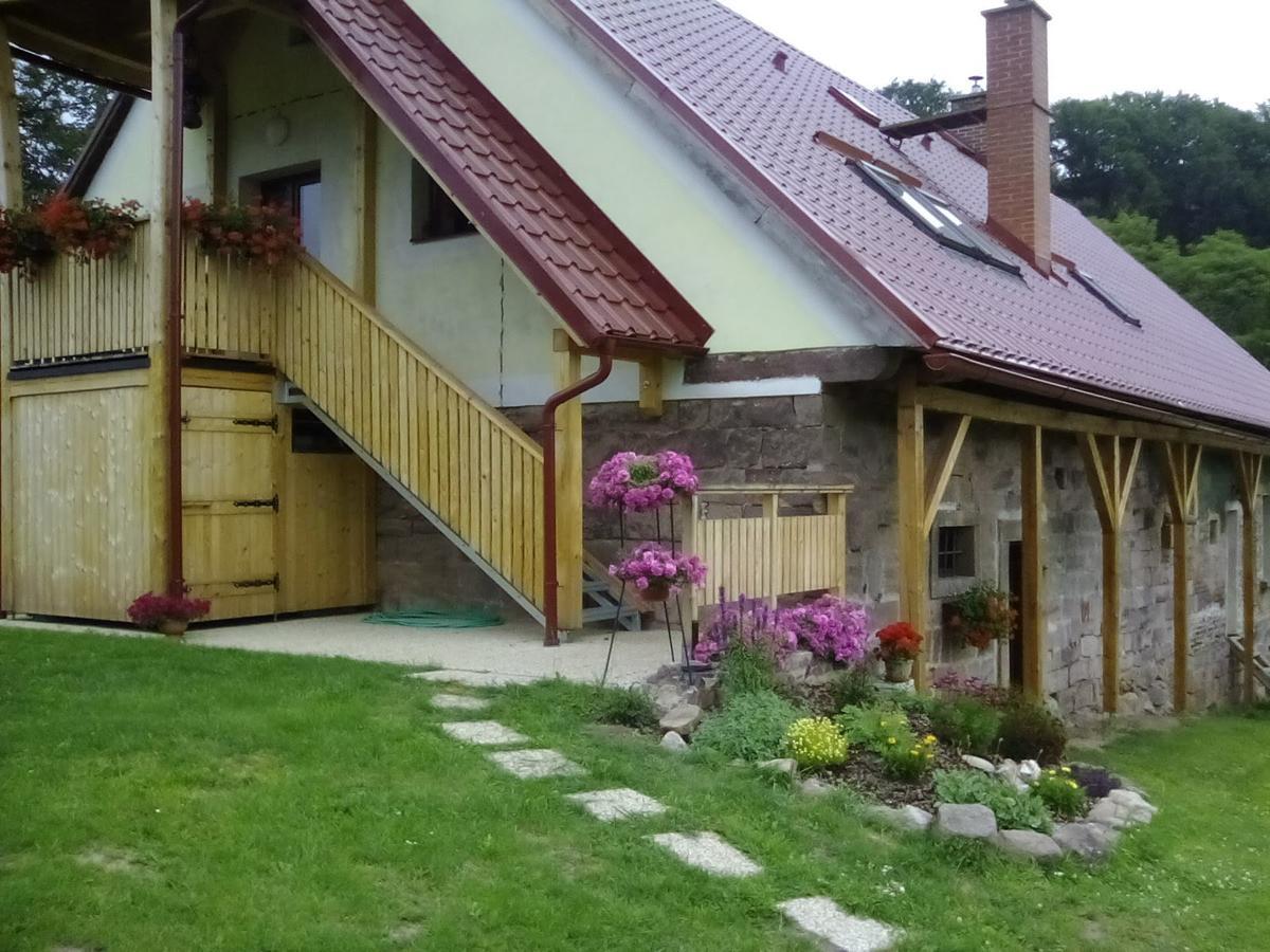 Apartamento U tátovy lípy Jívka Exterior foto